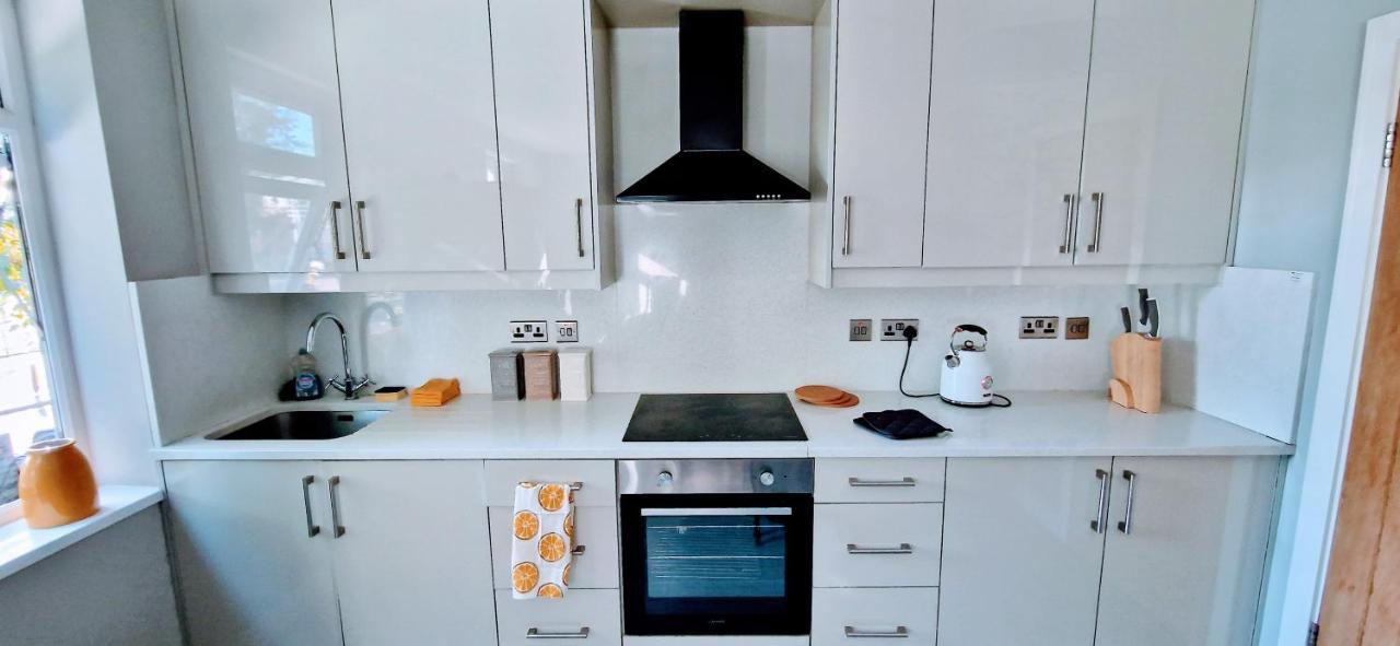 Central Reading Modern 3Br Flat - Walk To Station And High Street Εξωτερικό φωτογραφία