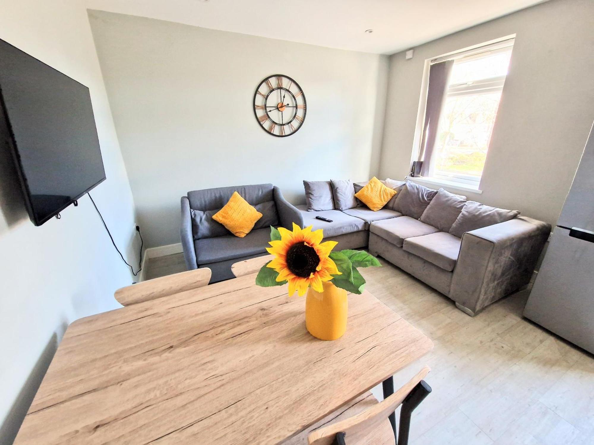 Central Reading Modern 3Br Flat - Walk To Station And High Street Εξωτερικό φωτογραφία